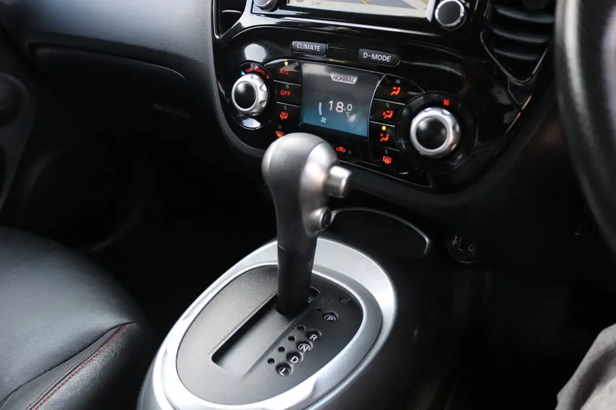 2014-nissan-juke-16-tekna-117ps-1598cc-cvt-big-26