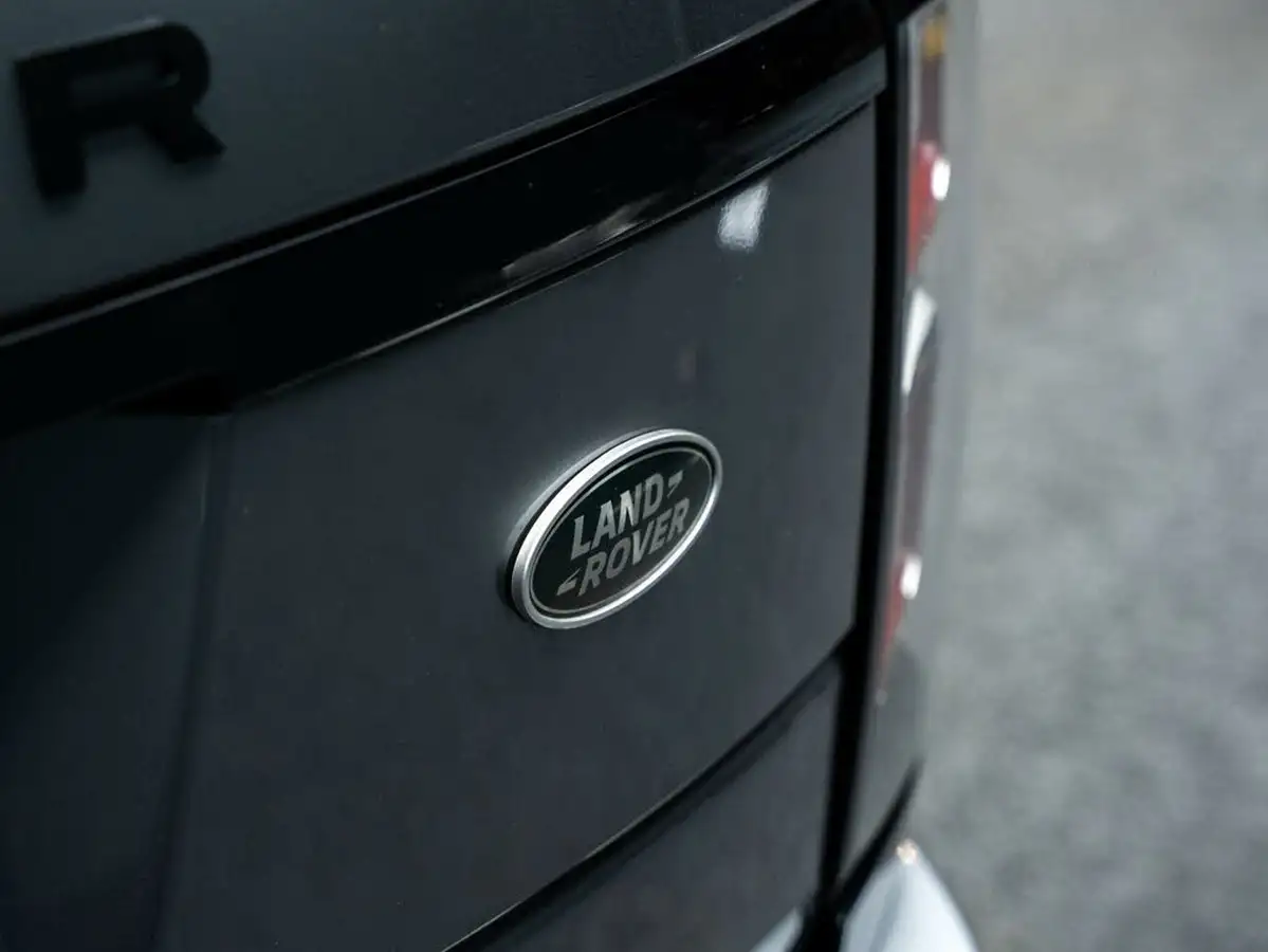 2021-land-rover-range-rover-30-d300-westminster-big-30