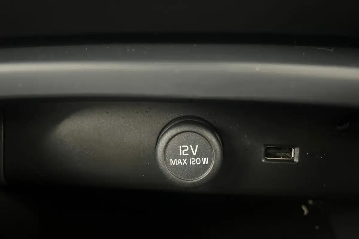 2021-volvo-xc40-20-b4-momentum-197bhp-awd-geartronic-big-29
