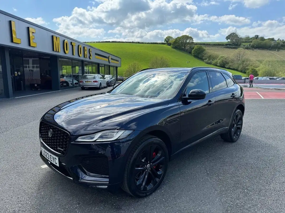 2023-jaguar-f-pace-20-d200-r-dynamic-hse-black-big-3