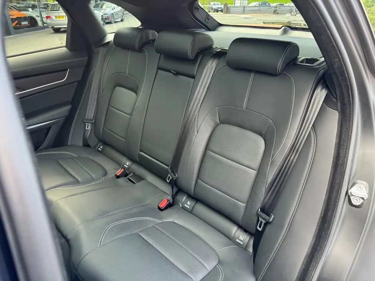 2023-jaguar-f-pace-20-d200-r-dynamic-hse-black-big-27