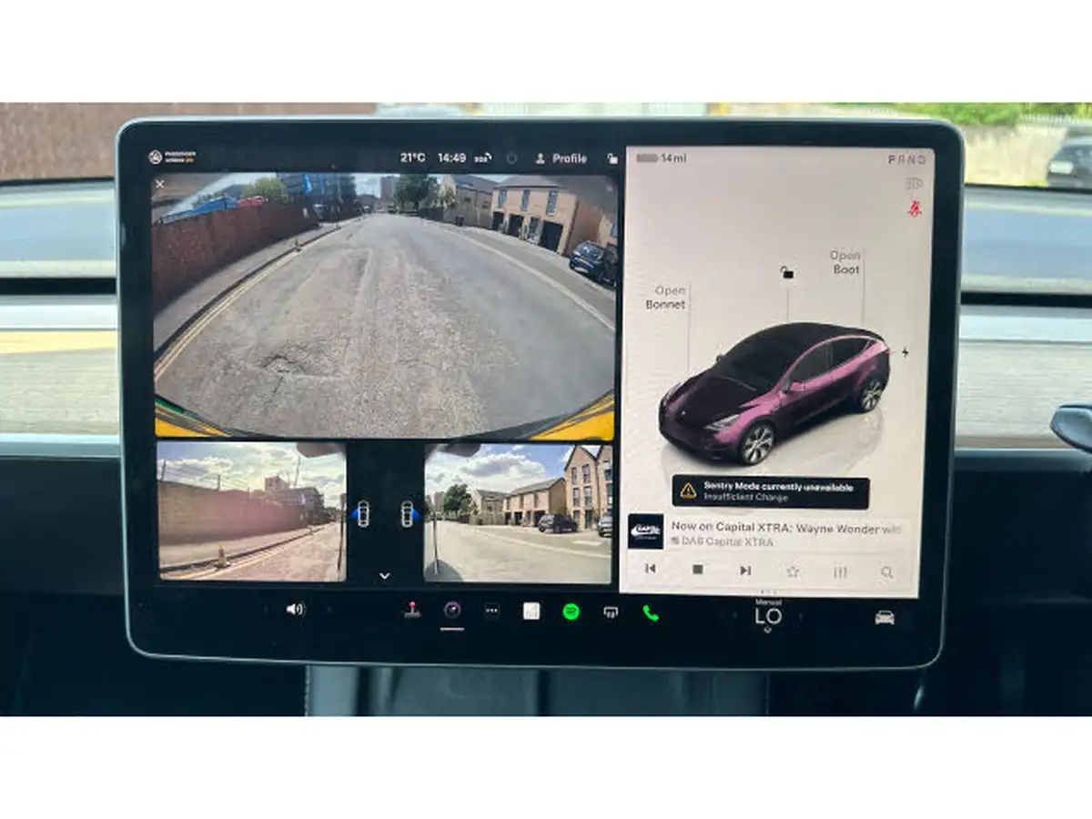 2022-tesla-model-y-e-long-range-big-41