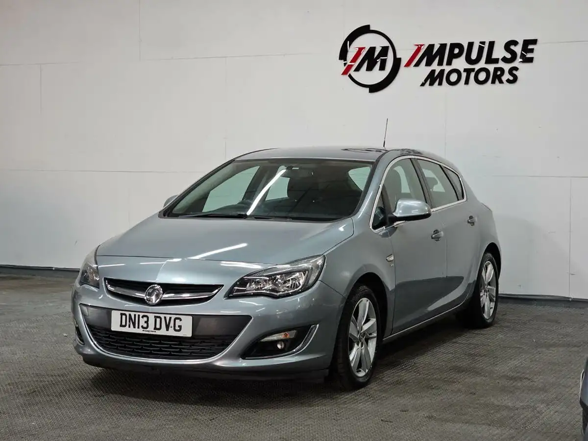 2013-vauxhall-astra-14-sri-turbo-140ps-1364cc-big-2