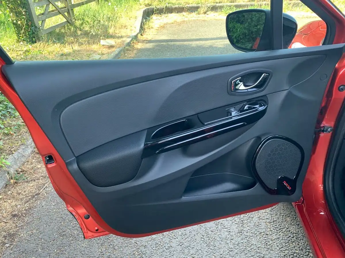 2014-renault-clio-12-dynamique-big-38