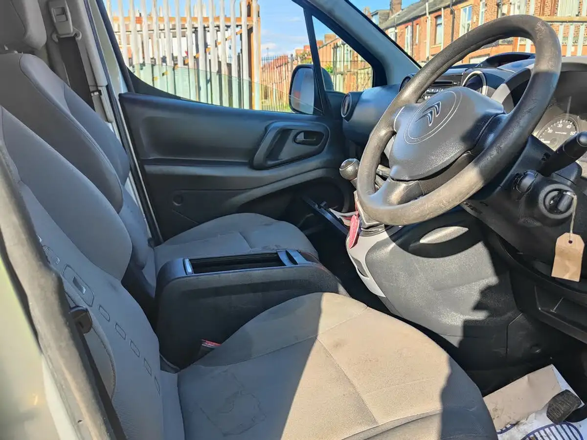 2014-citroen-berlingo-16td-l2-725-x-big-13