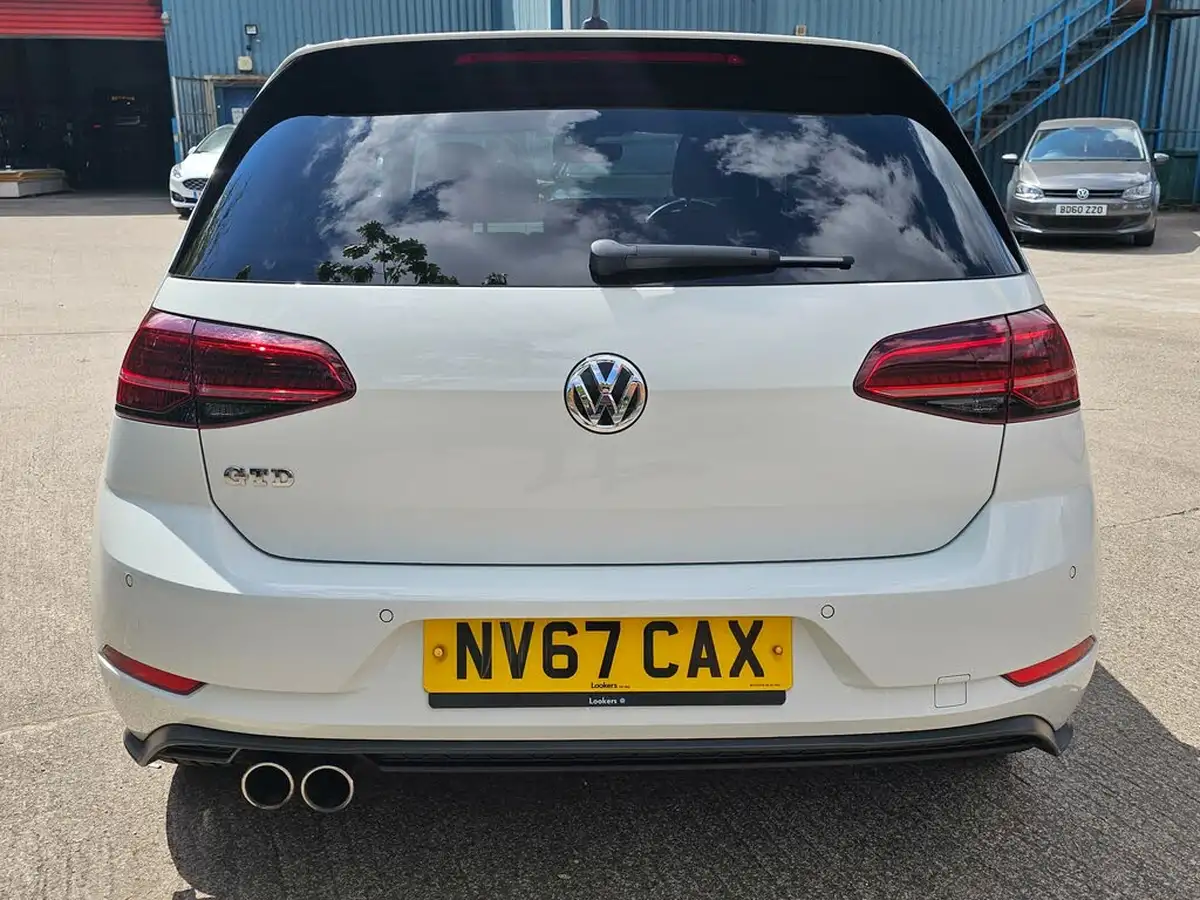 2017-volkswagen-golf-20tdi-gtd-ss-hatchback-5d-big-4