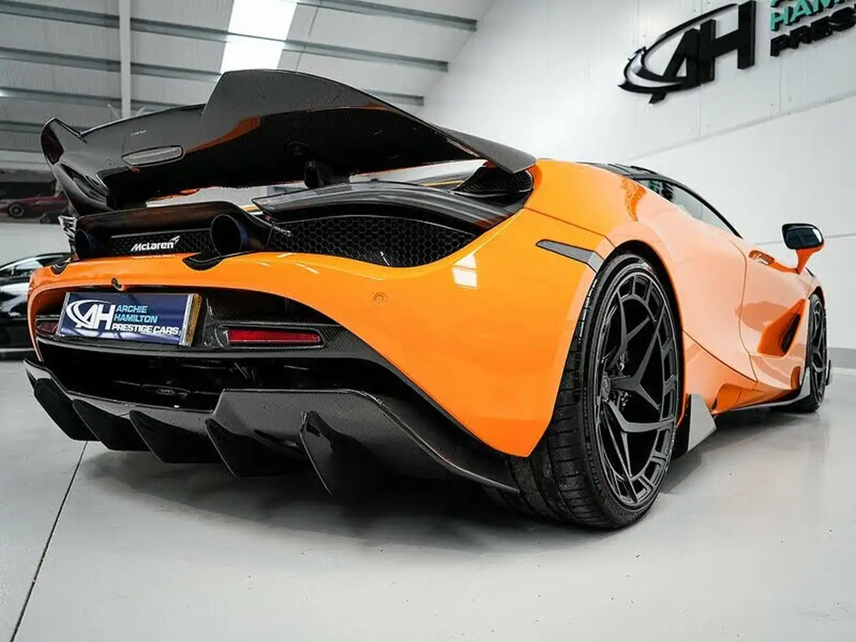 2018-mclaren-720s-40-luxury-big-45