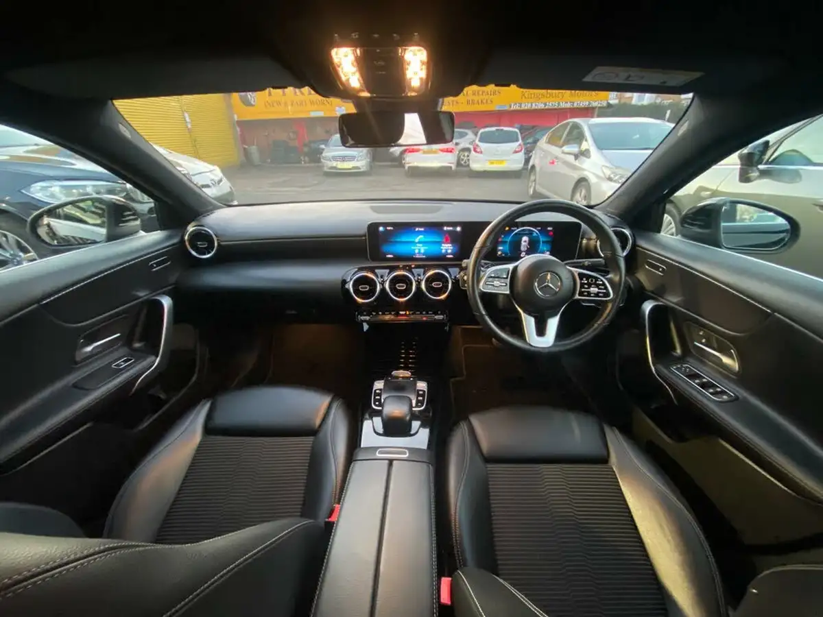 2018-mercedes-benz-a-class-13-a180-sport-executivess-7g-dct-big-31