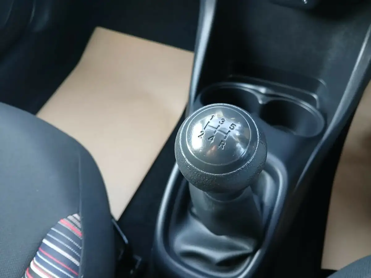 2016-citroen-c1-12-puretech-feel-82ps-5d-big-26