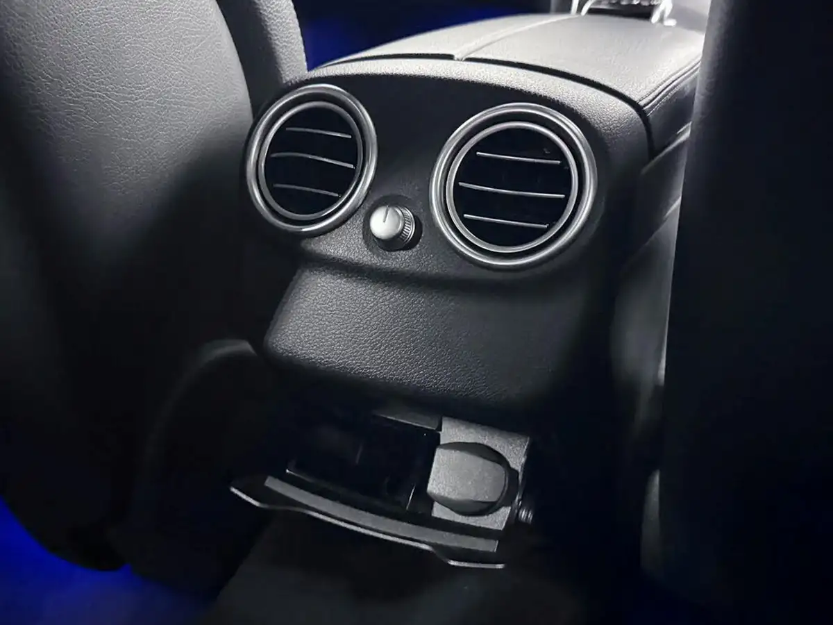 2019-mercedes-benz-c-class-20-c300-amg-line-premium-plus-coupe-2d-big-25
