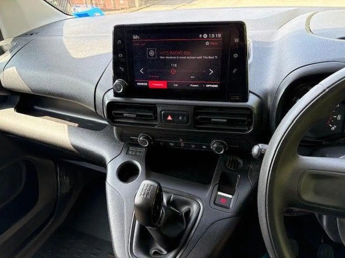 2020-citroen-berlingo-15bluehdi-950-enterprise-100pseu6dt-e-ss-panel-big-12