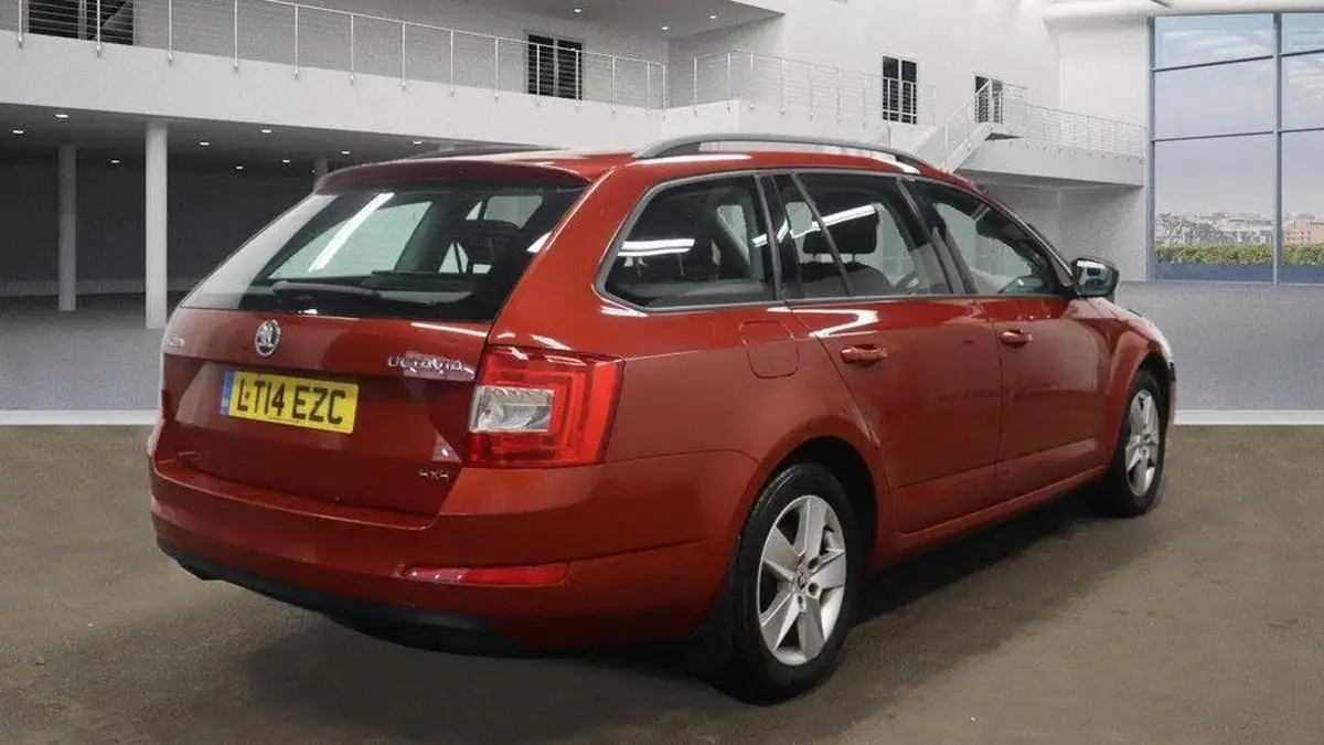2014-skoda-octavia-16tdi-se-4x4-estate-big-6
