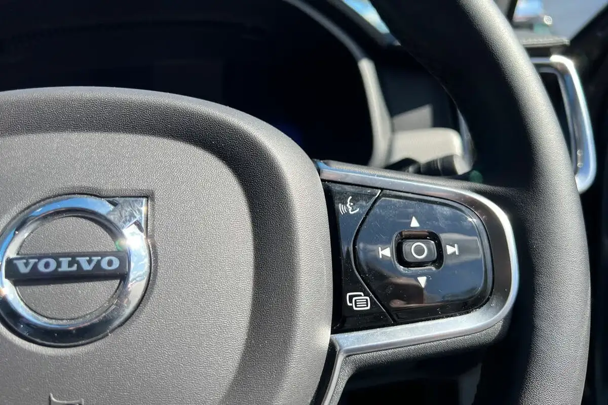 2023-volvo-s90-20-t8-plus-dark-big-11