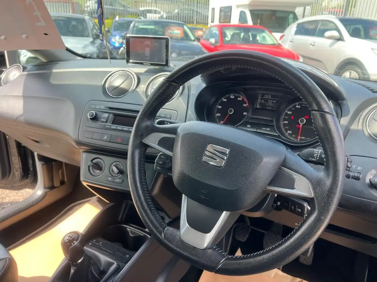 2015-seat-ibiza-12-i-tech-hatchback-5d-big-10