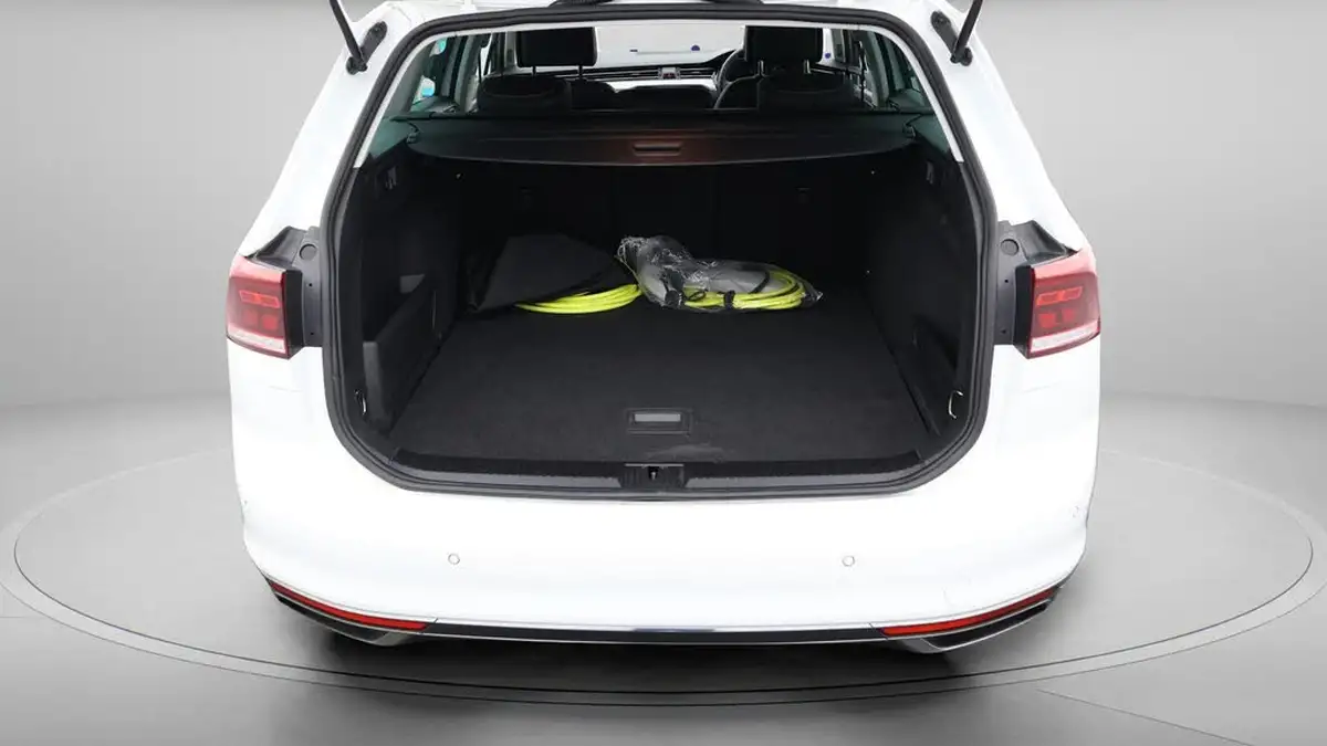 2021-volkswagen-passat-14-tsi-gte-estate-5d-big-17