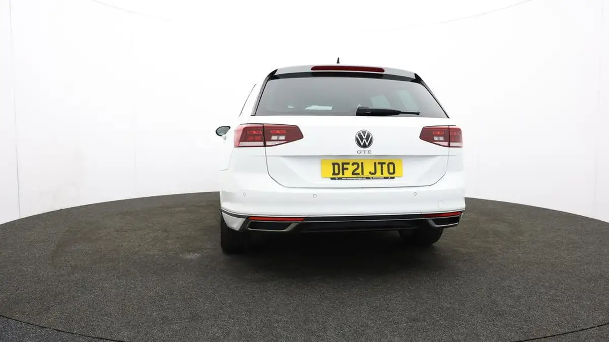 2021-volkswagen-passat-14-tsi-gte-estate-5d-big-45