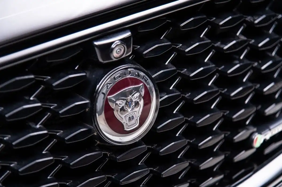 2021-jaguar-f-pace-20-p250-r-dynamic-se-big-10