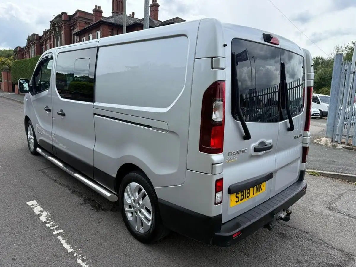 2018-renault-trafic-16dci-ll29-145-sport-nav-energy-145-e6-crew-van-big-6