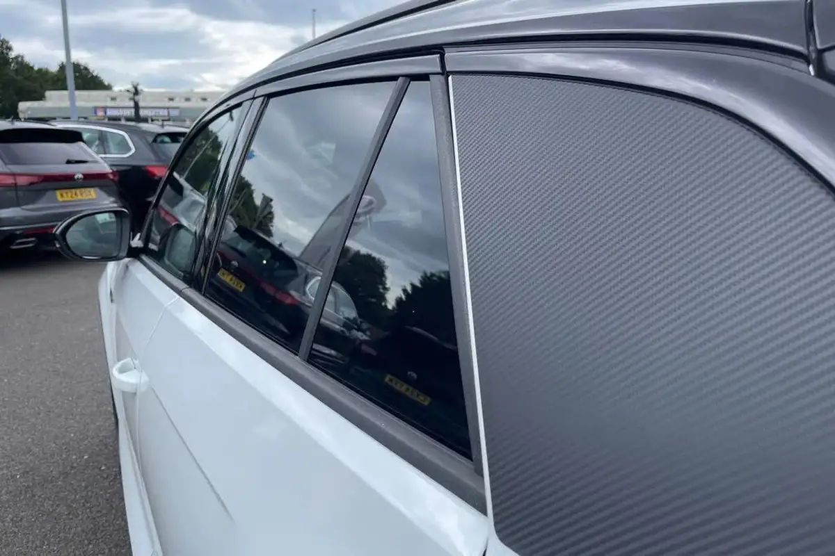2025-volkswagen-t-roc-20tdi-r-line-4motion-big-28