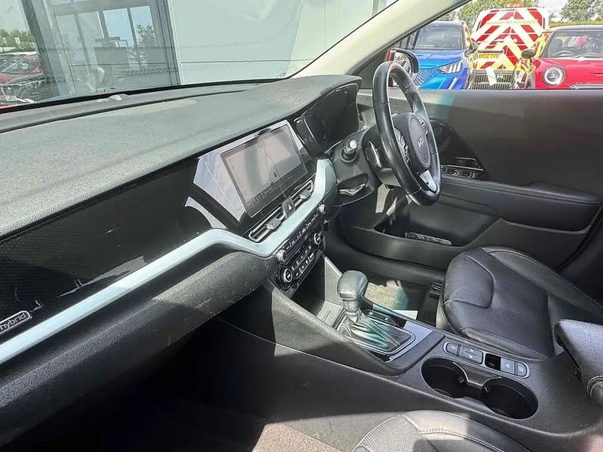 2022-kia-niro-16-gdi-3-156kwh-big-26