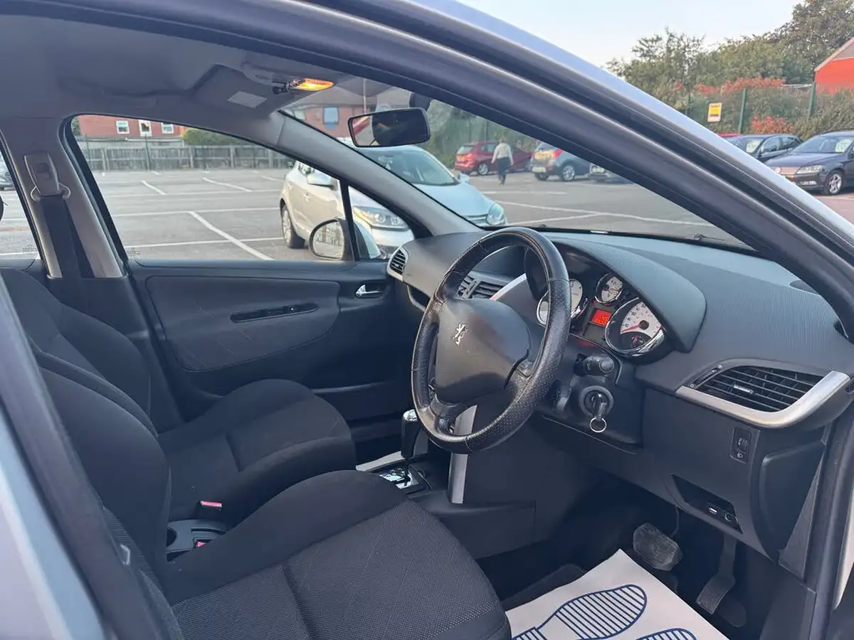 2009-peugeot-207-16-sport-5d-tiptronic-09-big-10
