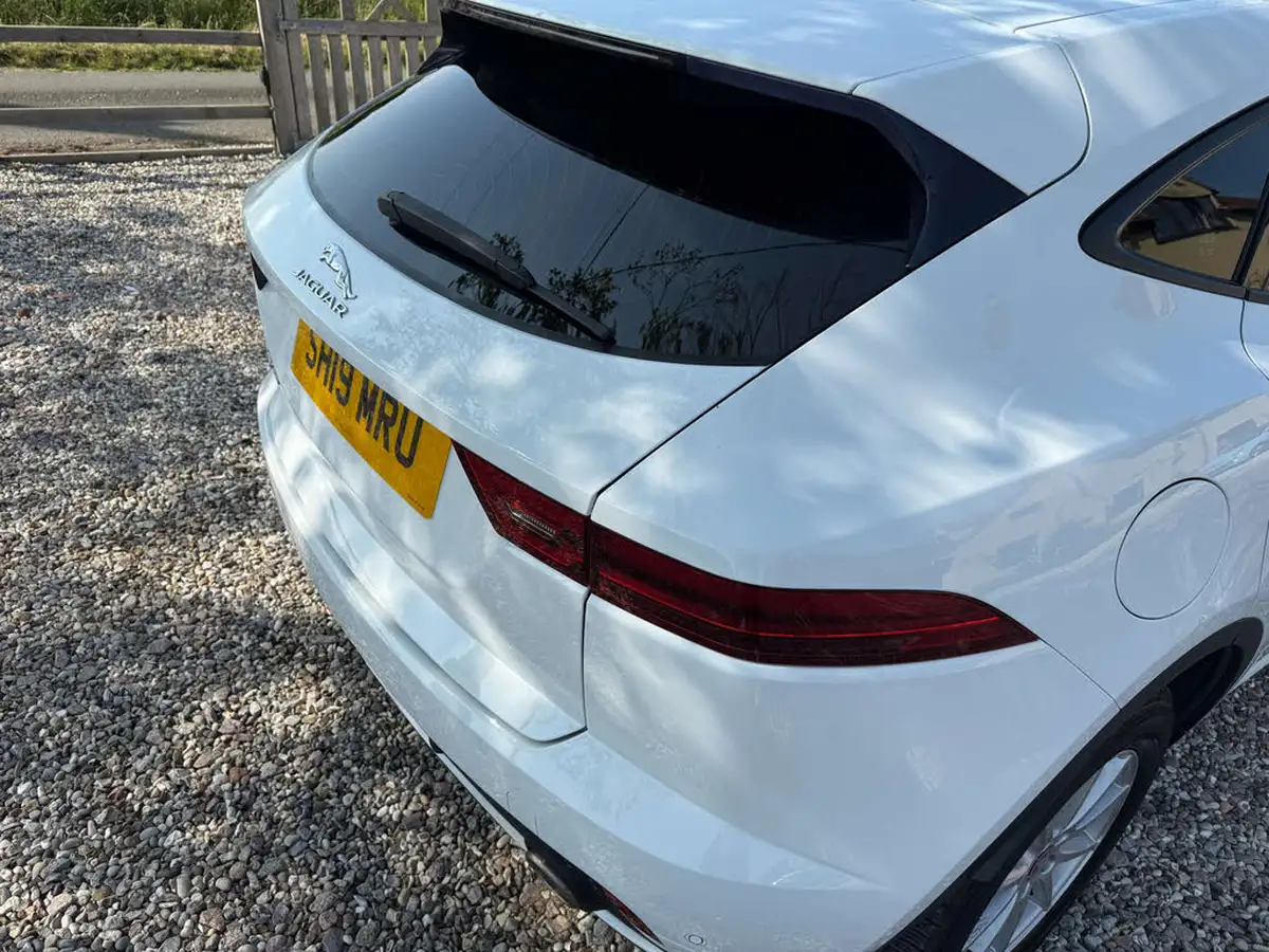 2019-jaguar-e-pace-20-i4d-r-dynamic-150ps-big-8