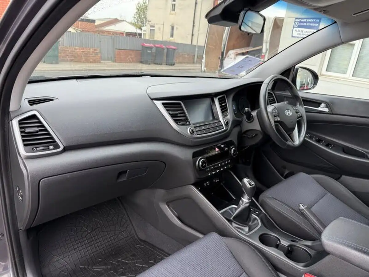 2017-hyundai-tucson-17crdi-blue-drive-se-nav-116ps-big-22