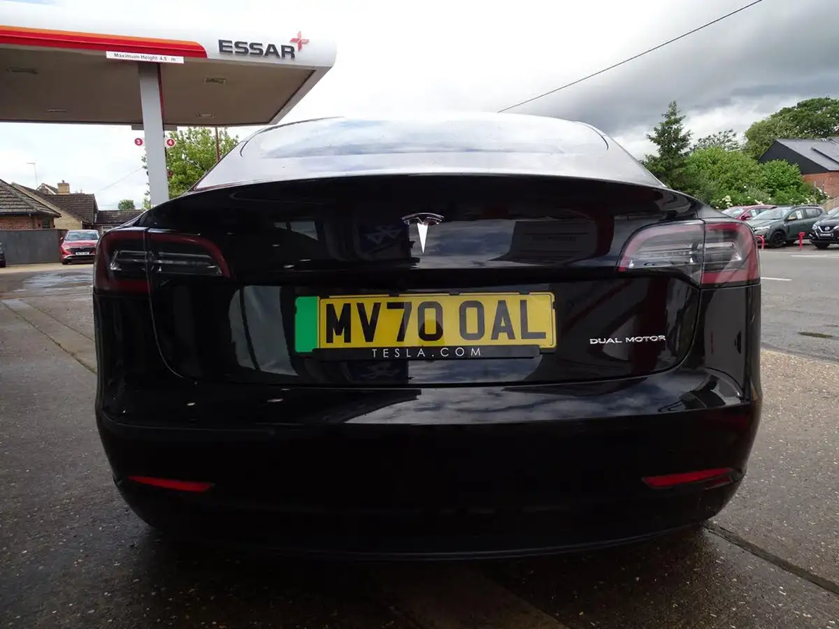 2020-tesla-model-3-e-long-range-big-9