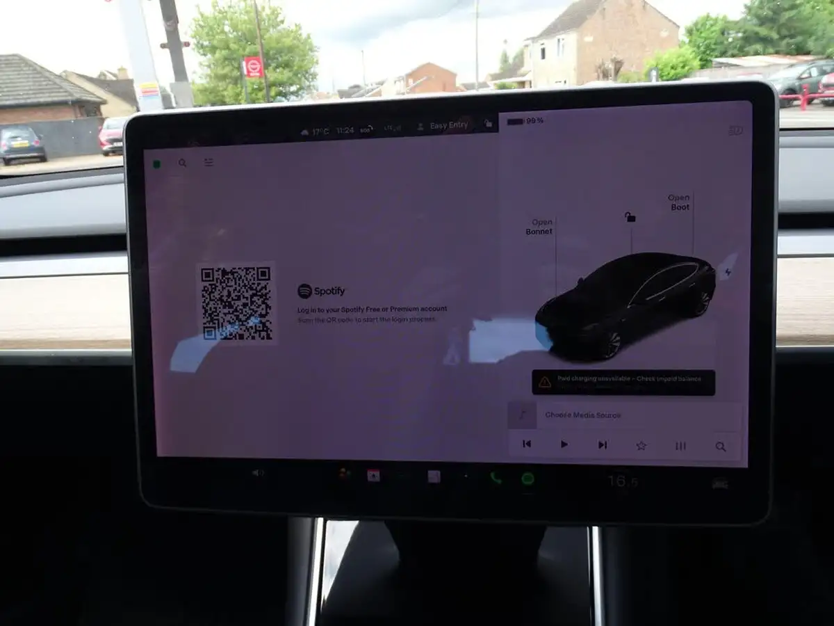2020-tesla-model-3-e-long-range-big-33