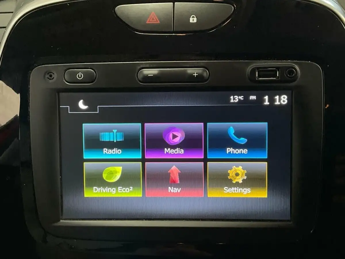 2019-renault-captur-09-tce-iconic-big-52