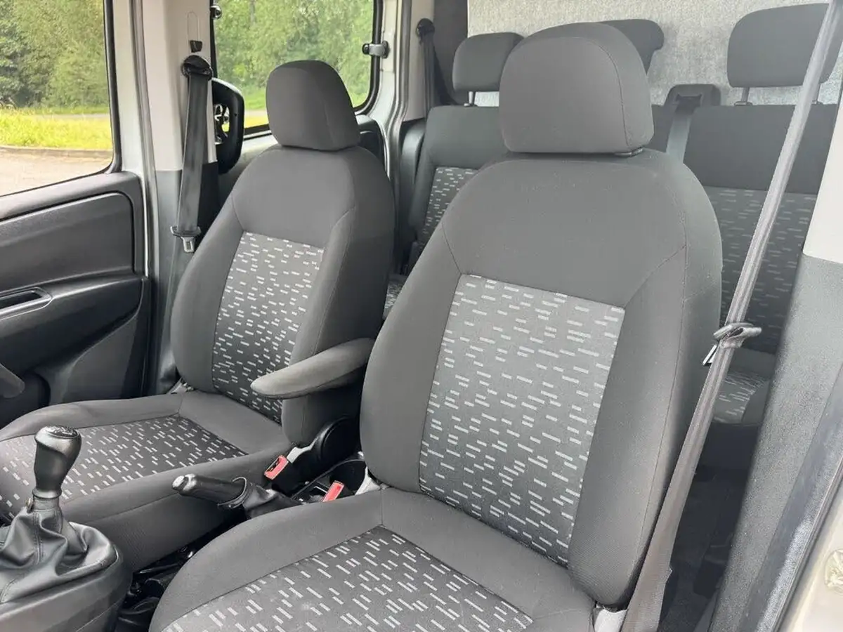 2017-vauxhall-combo-13cdti-2300-95pseu6-l1h1-ss-ecoflex-5-seats-crew-big-31