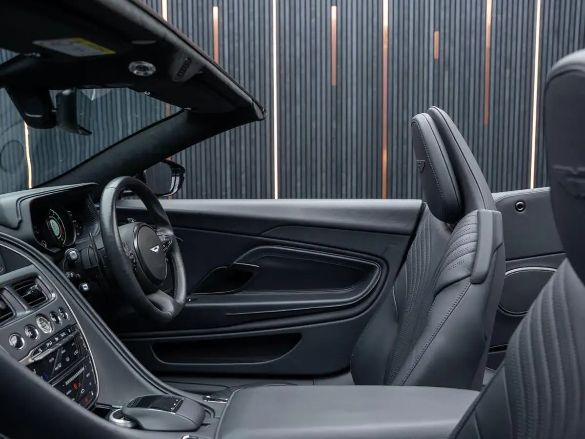 2022-aston-martin-db11-40-v8-volante-528bhp-ss-big-37