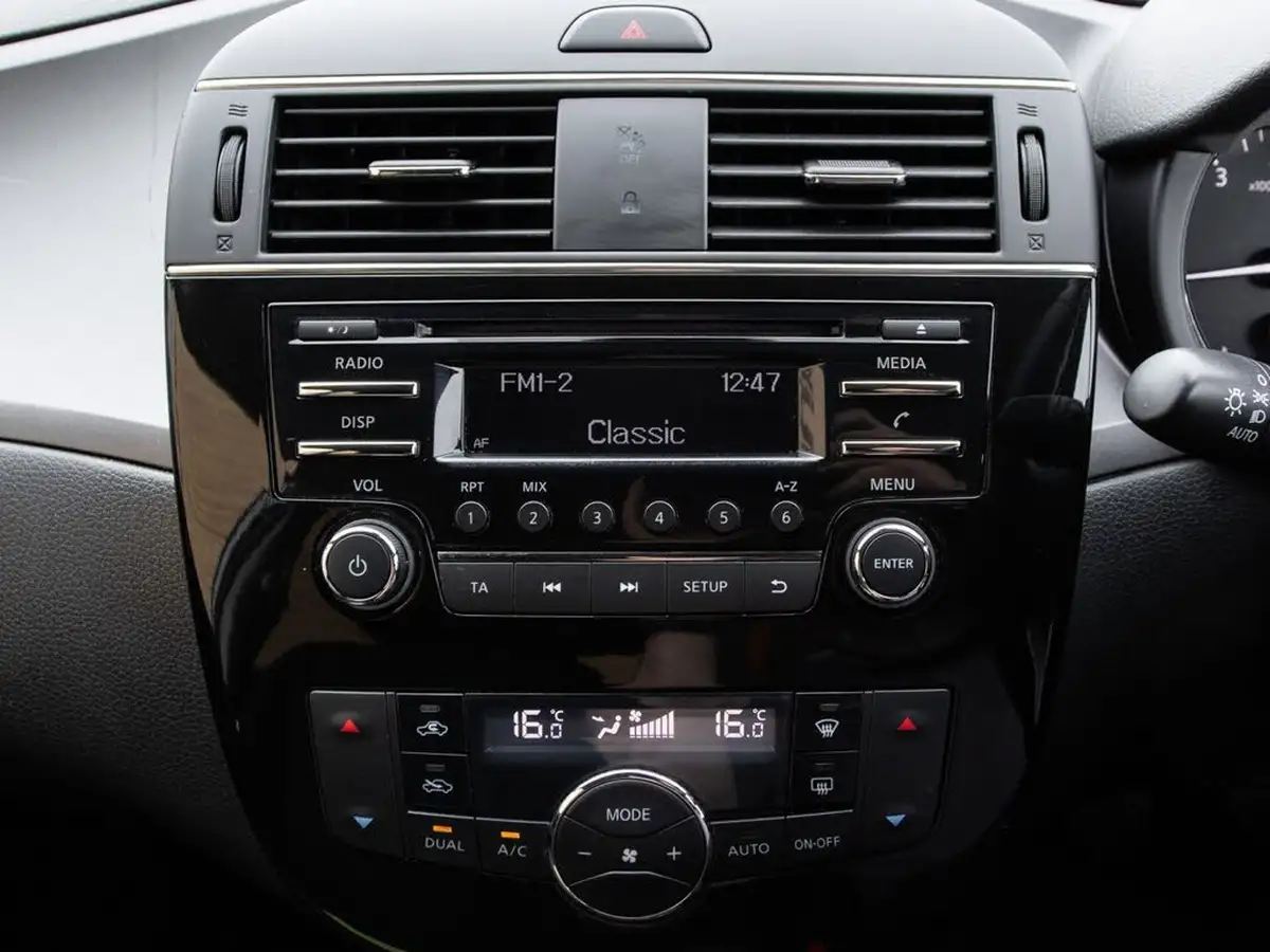2018-nissan-pulsar-12-dig-t-acenta-big-20