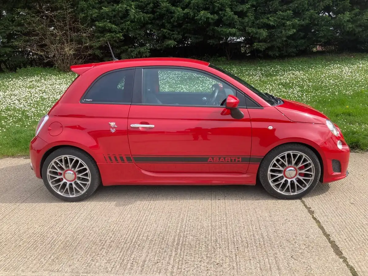 2016-abarth-500-14-tjet-595-turismo-160bhp-big-8