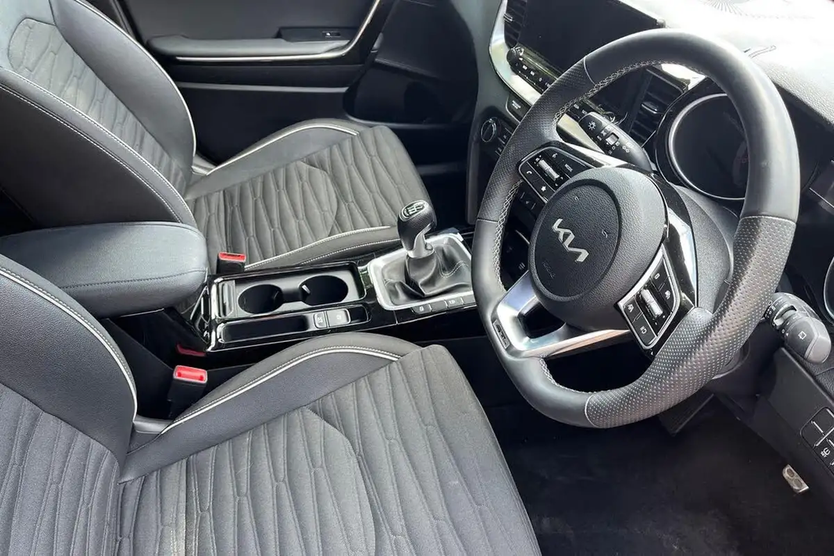 2024-kia-ceed-15-t-gdi-gt-line-138bhp-big-7