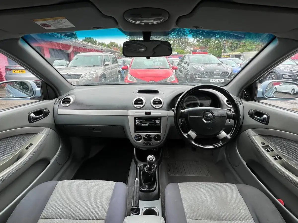 2009-chevrolet-lacetti-16-sx-hatchback-big-18