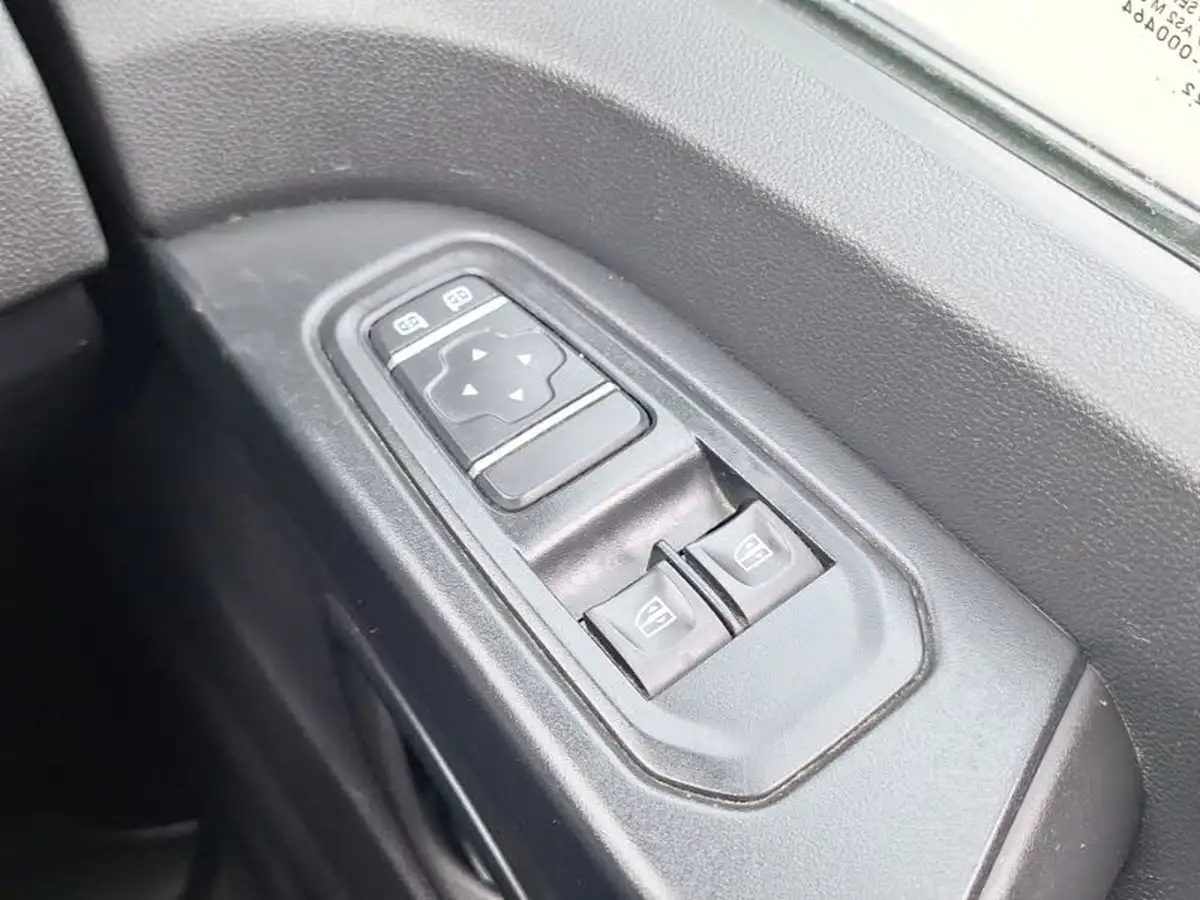 2022-renault-trafic-20dci-ll30-130-business-panel-big-17
