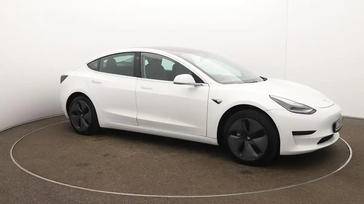 2020-tesla-model-3-e-standard-plus-big-37