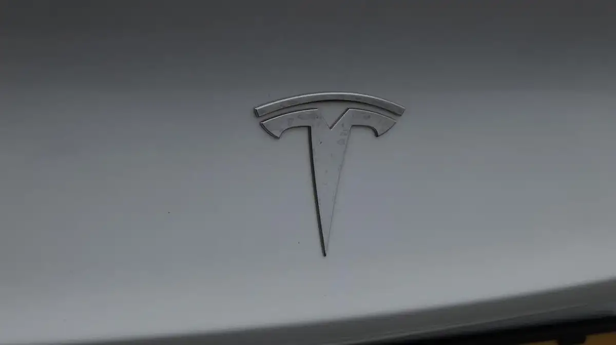 2020-tesla-model-3-e-standard-plus-big-21