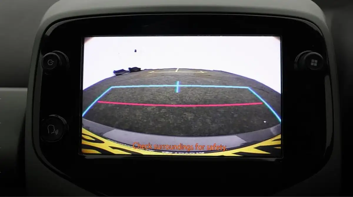 2019-toyota-aygo-10-vvt-i-x-play-big-24