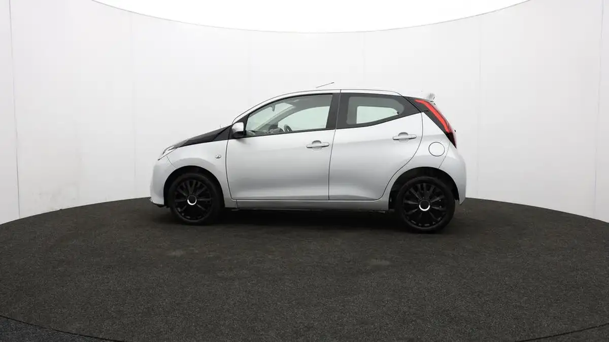 2019-toyota-aygo-10-vvt-i-x-play-big-64