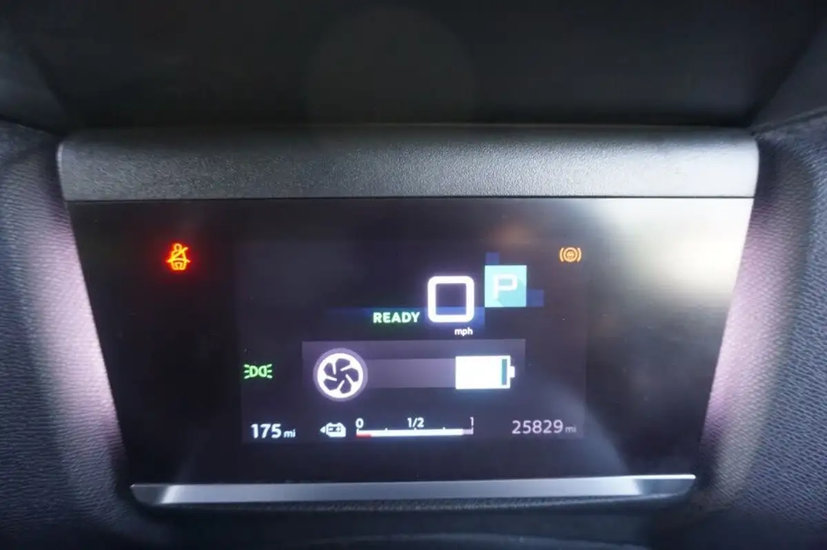 2021-citroen-c4-e-shine-plus-big-14