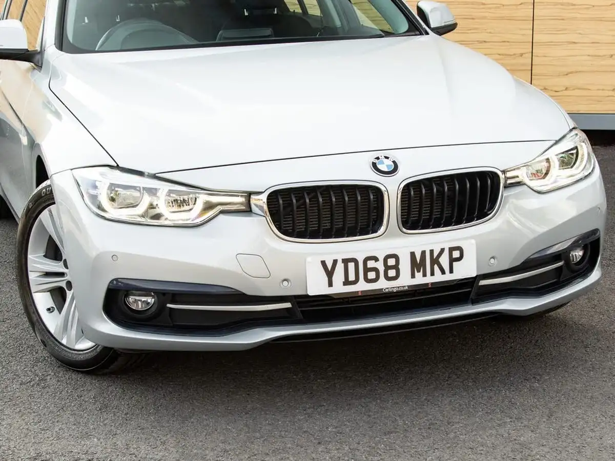 2018-bmw-3-series-20td-318d-sport-saloon-4d-big-9