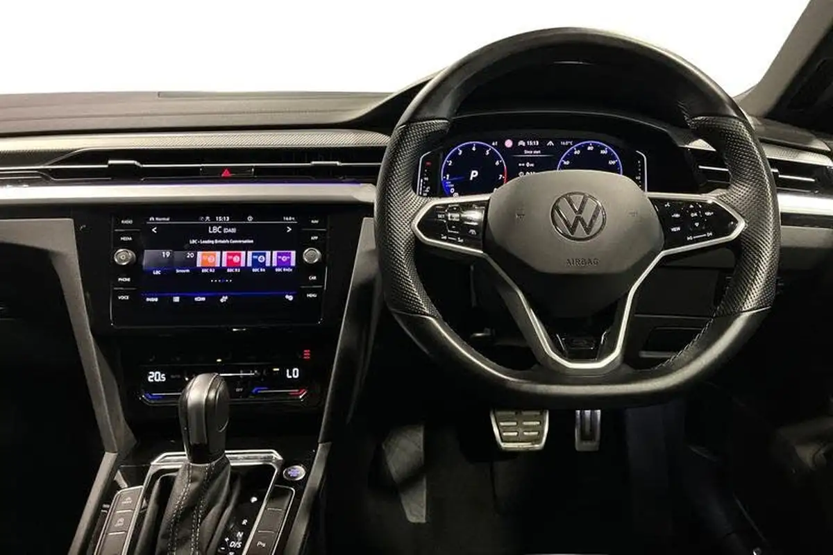 2022-volkswagen-arteon-20-tsi-r-line-fastback-big-10