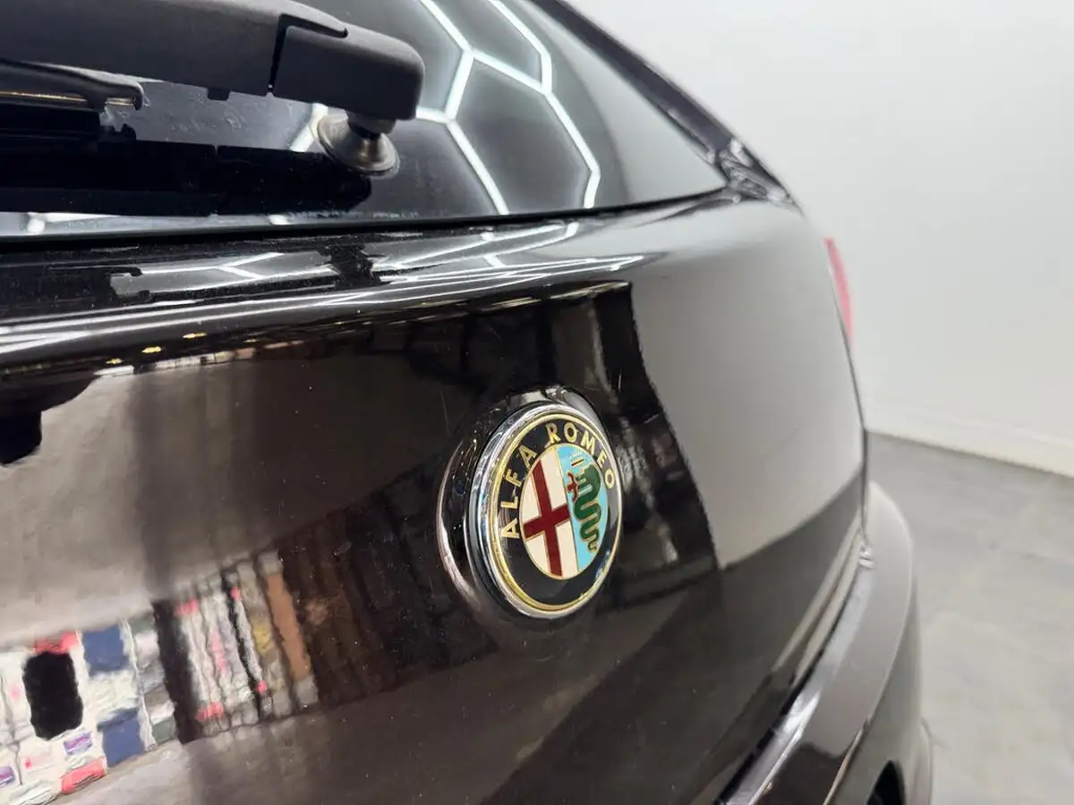 2009-alfa-romeo-mito-14-veloce-155bhp-big-8
