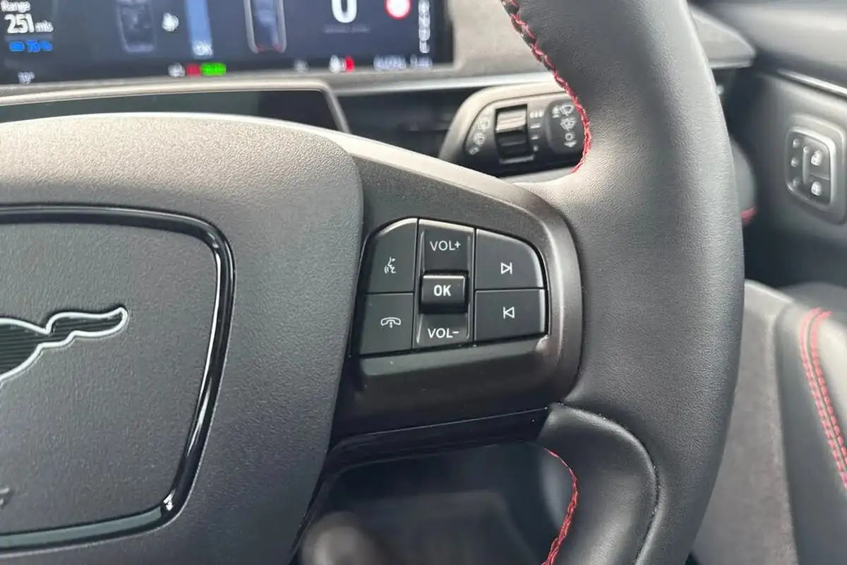 2022-ford-mustang-mach-e-e-extended-range-351ps-awd-big-58