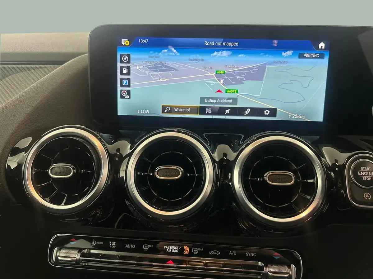 2021-mercedes-benz-gla-class-13-gla-200-amg-line-executive-big-18