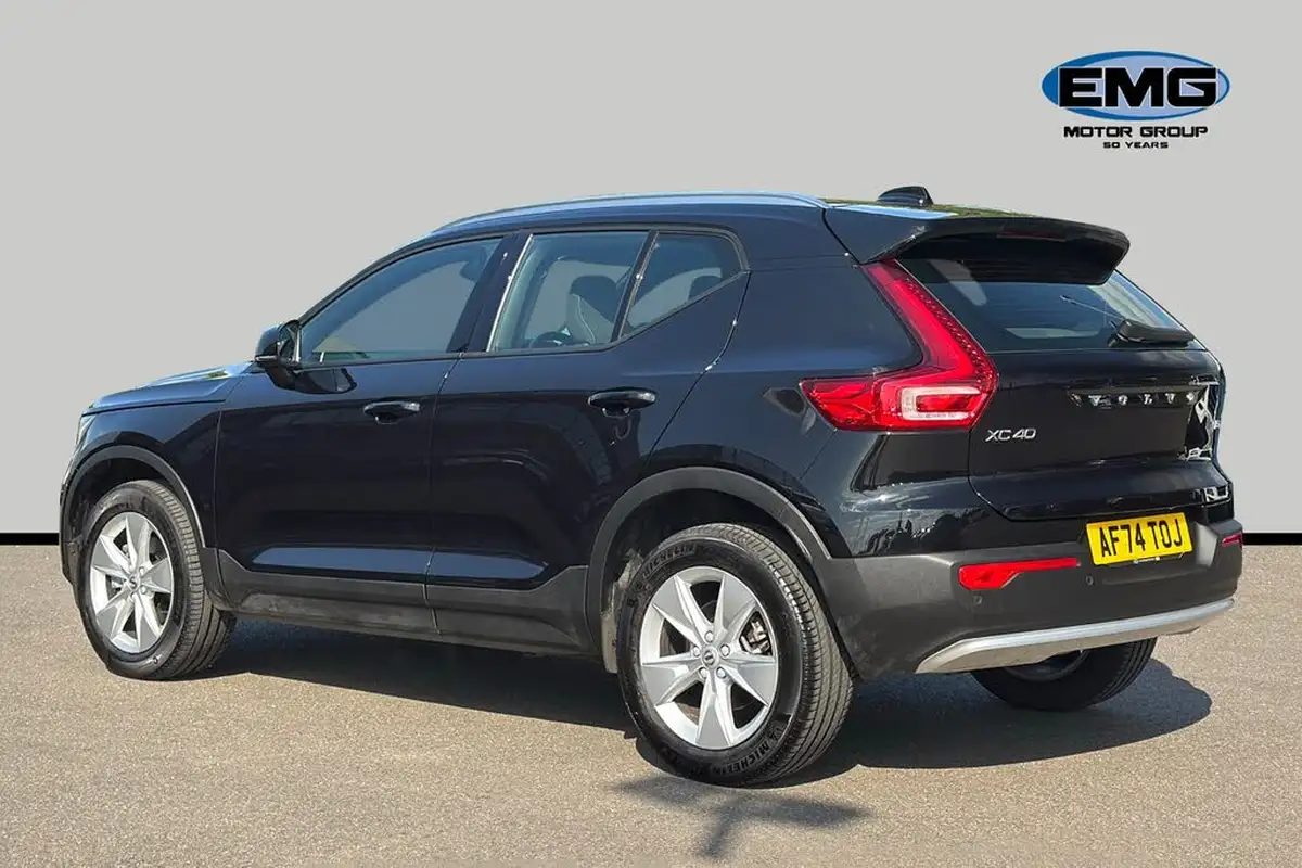 2024-volvo-xc40-20-b3-core-big-4