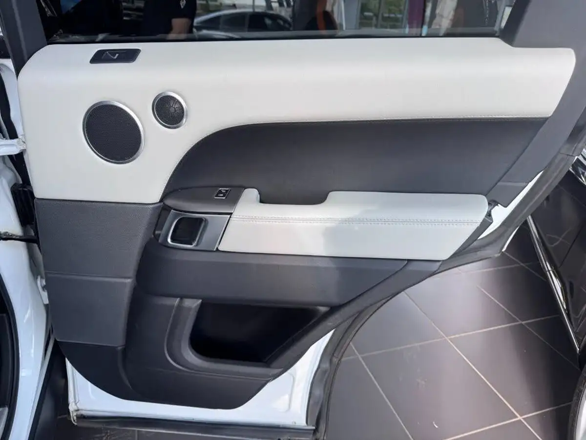 2015-land-rover-range-rover-sport-30-sd-v6-hse-292ps-4x4-big-17