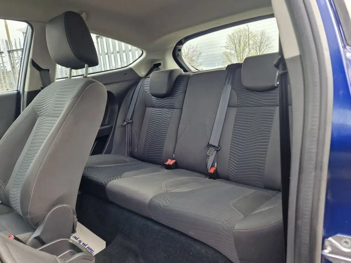 2016-ford-fiesta-125-zetec-3d-big-29